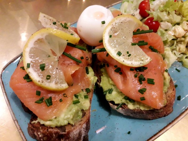 toast avocat saumon brunch lille